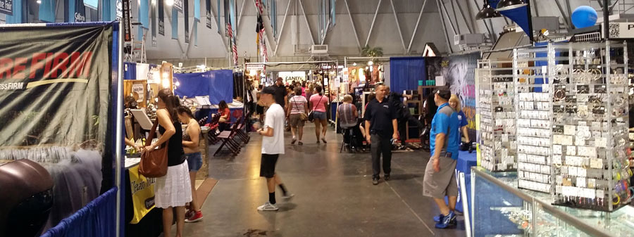 Tricks and Tips to Attracting customers to your booth