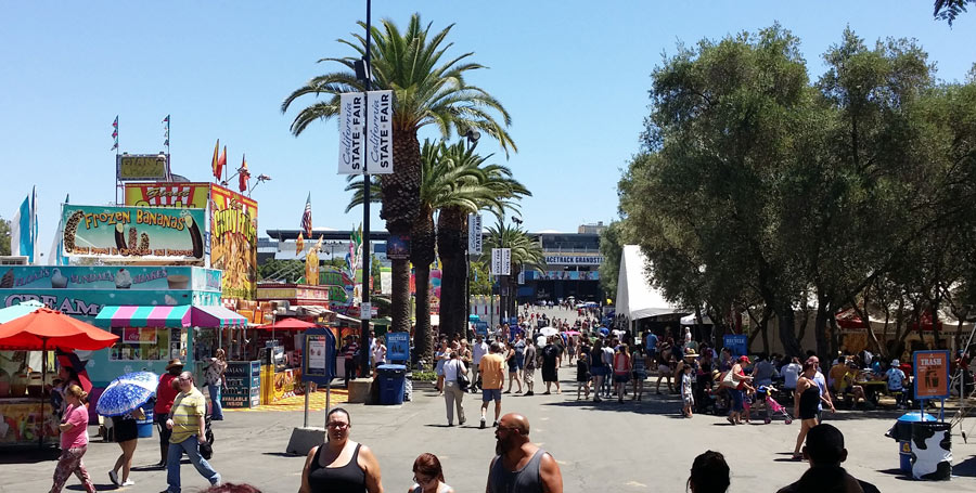 Tricks and Tips to Attracting customers to your booth