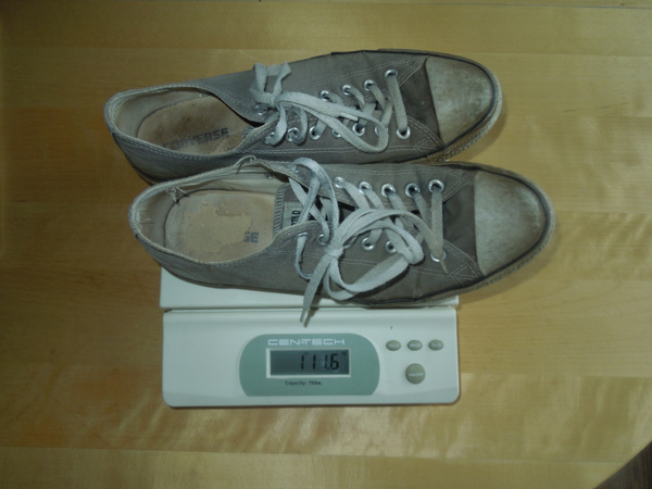 weight of converse shoes