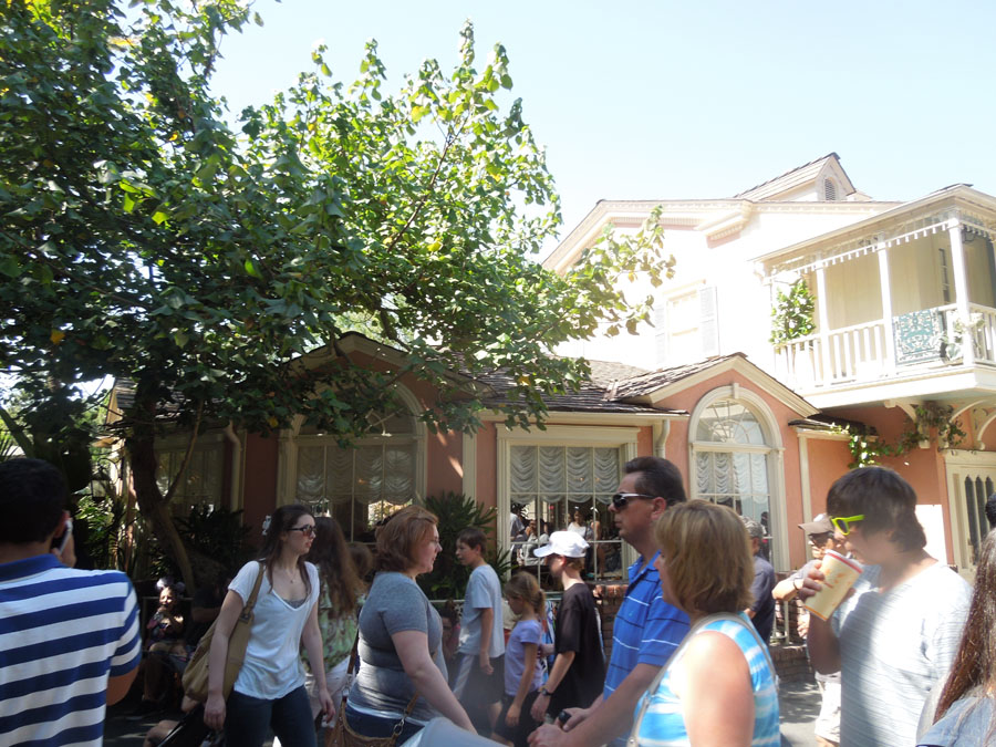 Disneyland Adventureland: North Side