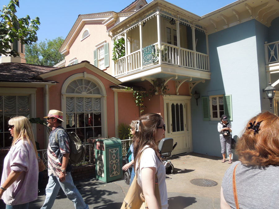 Disneyland Adventureland: North Side