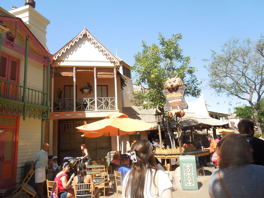 Disneyland Adventureland: North Side