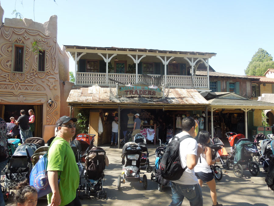 Disneyland Adventureland: North Side