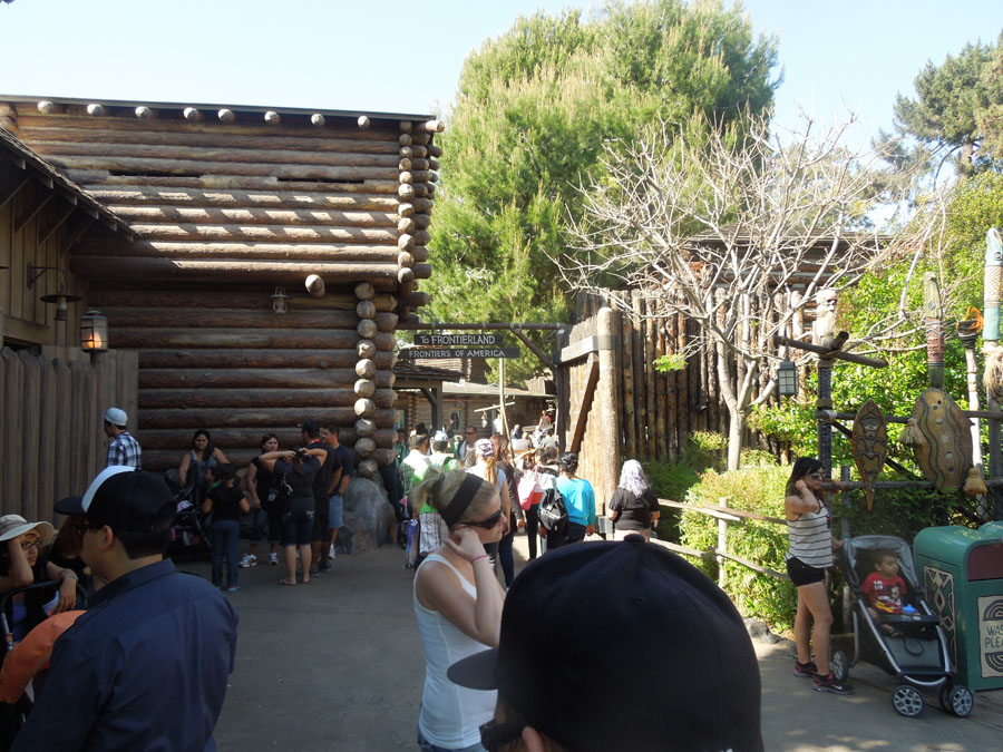 Disneyland Adventureland: North Side