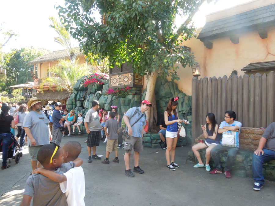 Disneyland Adventureland: North Side