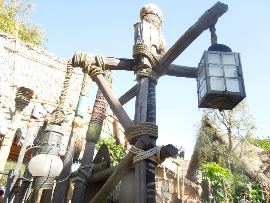 Disneyland Adventureland: North Side