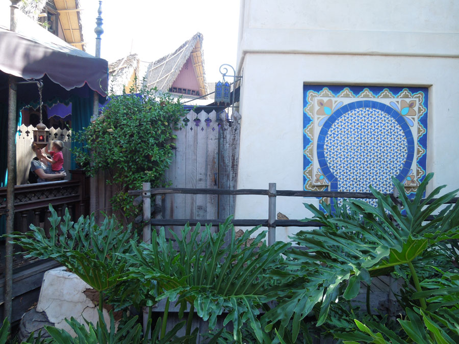  Aladdin's Oasis in Disneyland