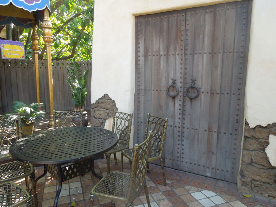  Aladdin's Oasis in Disneyland
