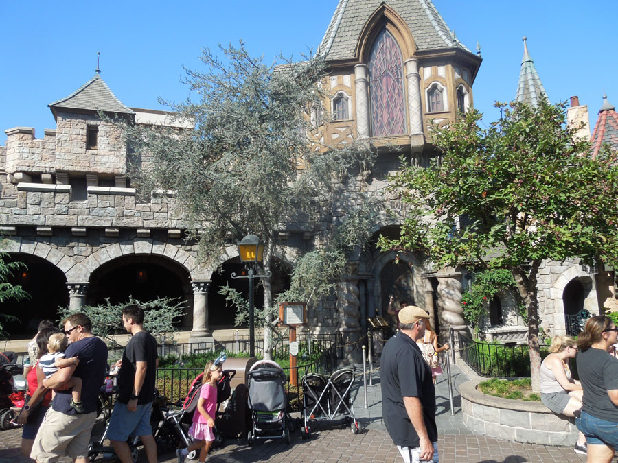 Disneyland Snow White's Scary Adventure Picture