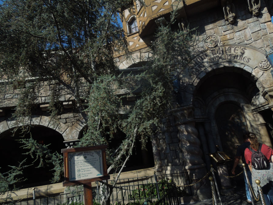 Disneyland Snow White's Scary Adventure Picture
