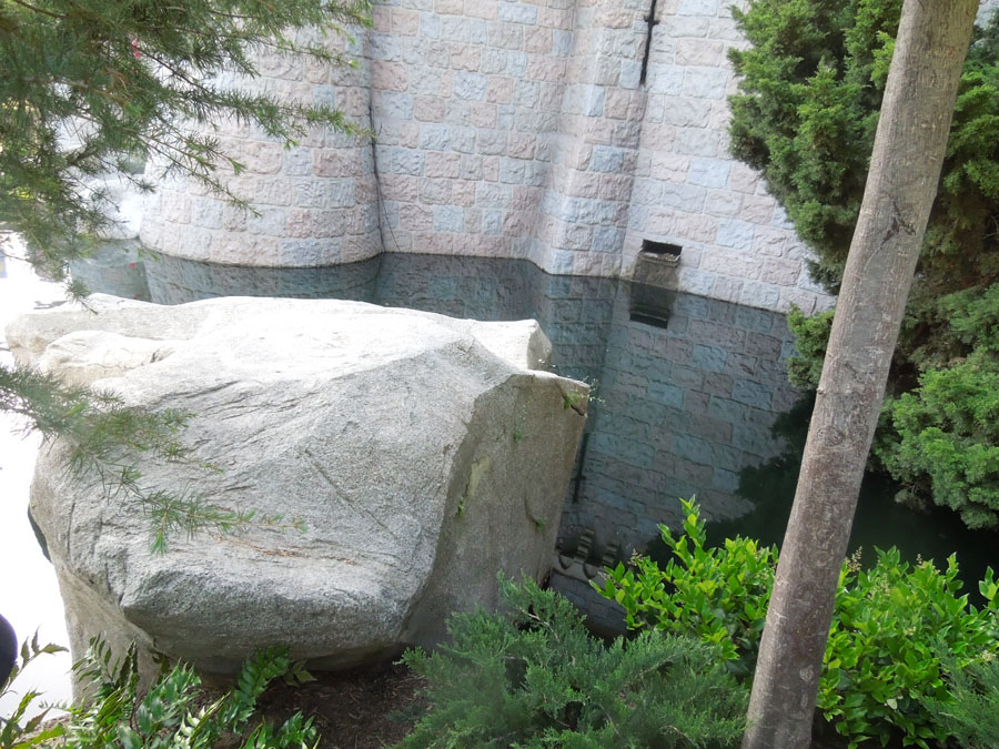 Disneyland Snow White Wishing Well