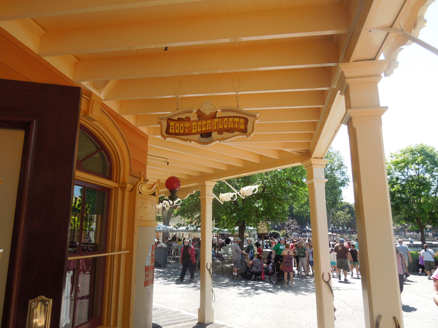 Disneyland Frontierland