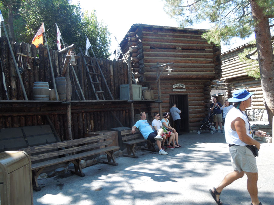 Disneyland Frontierland Streets