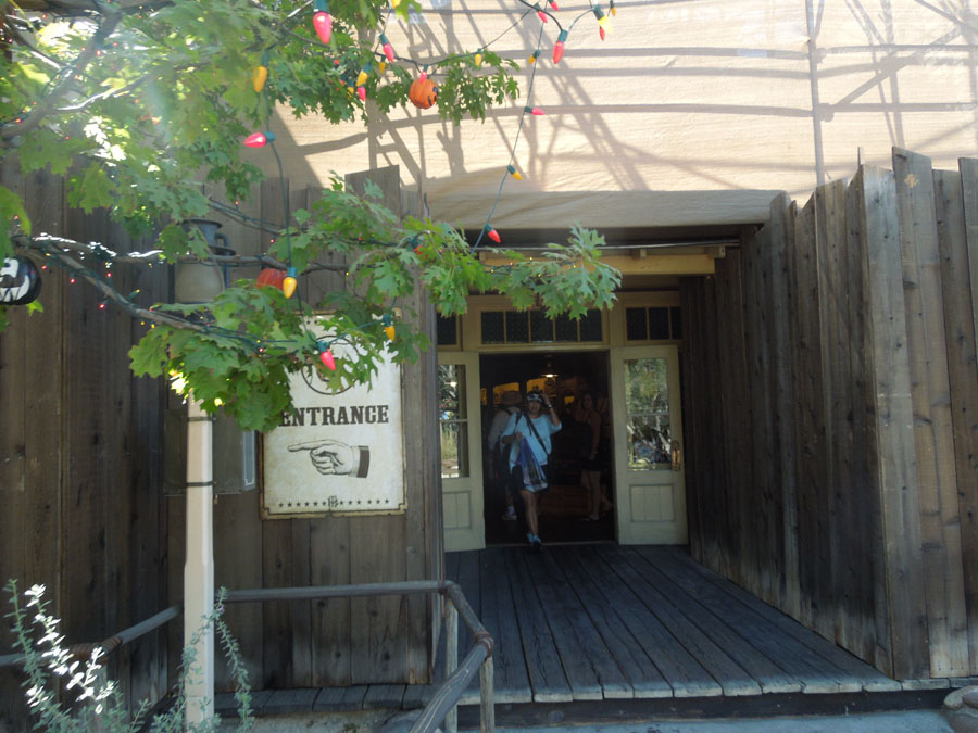 Disneyland Frontierland Streets