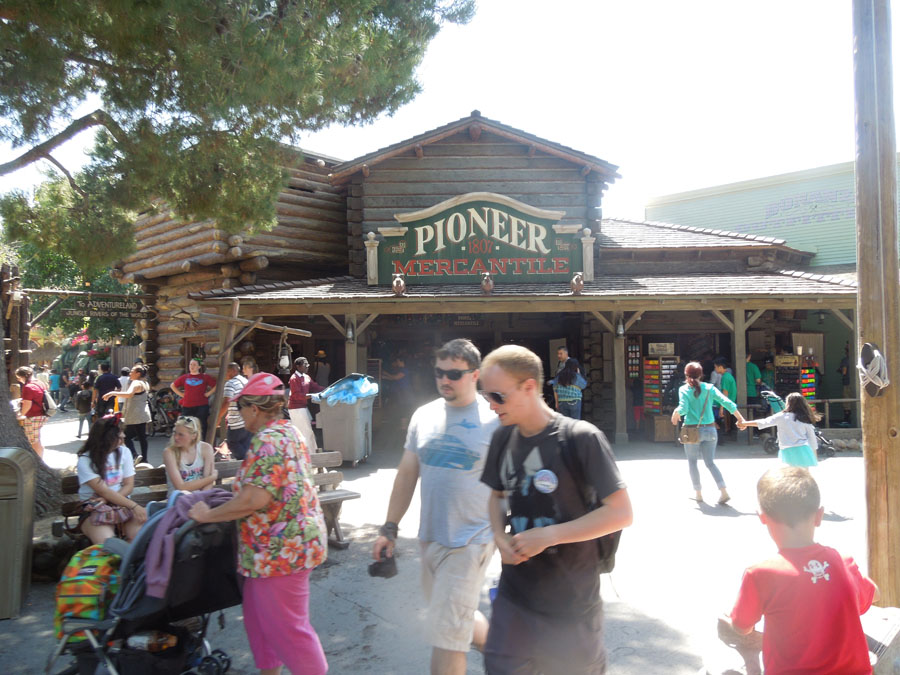 Disneyland Frontierland Streets