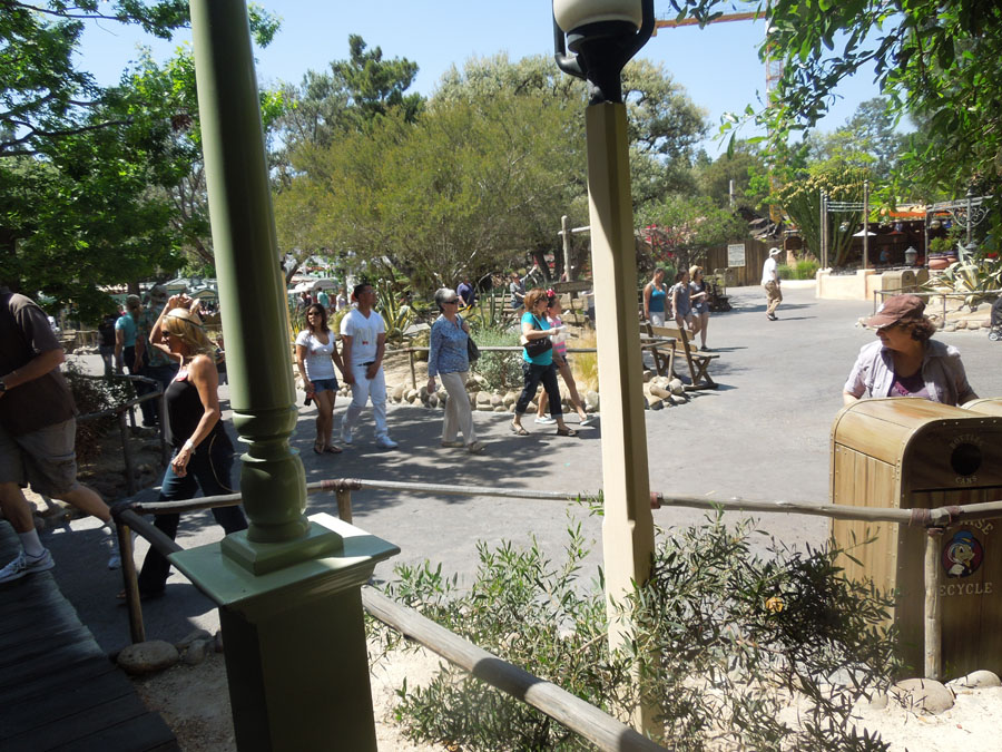 Disneyland Frontierland Streets