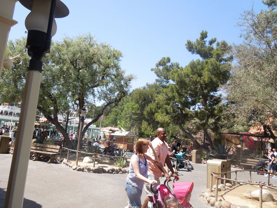 Disneyland Frontierland Streets