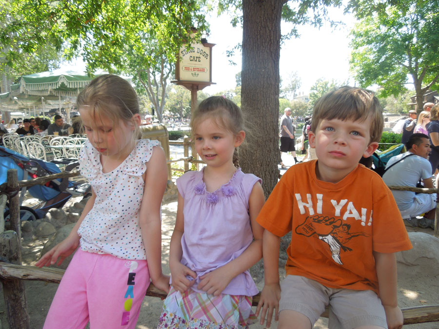 Disneyland Frontierland Streets