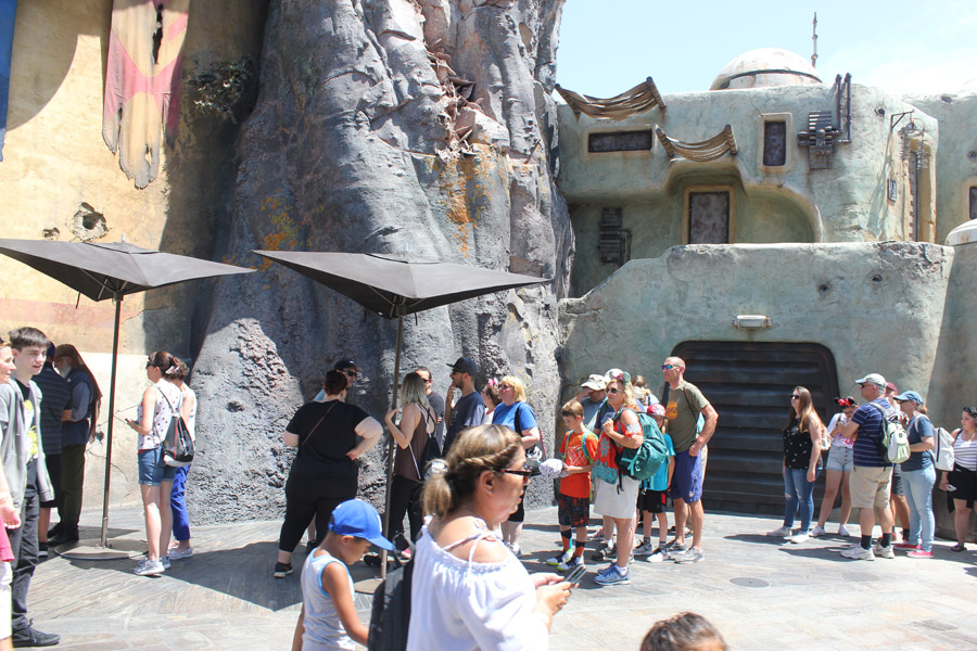 Cantina in Galaxy's Edge