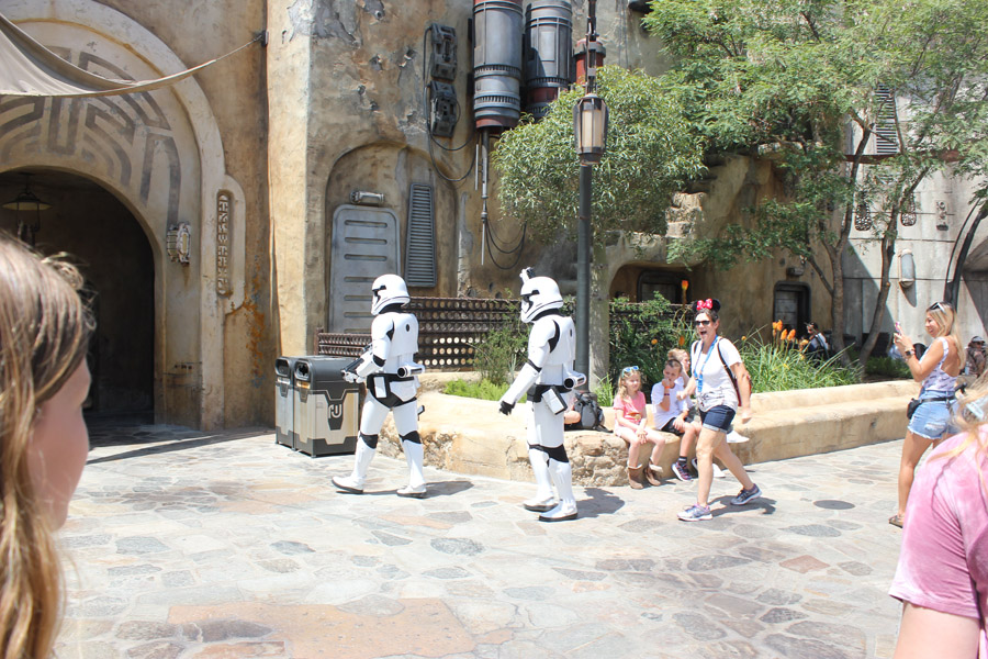 Cantina in Galaxy's Edge