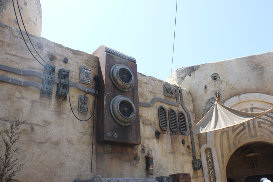 Cantina in Galaxy's Edge