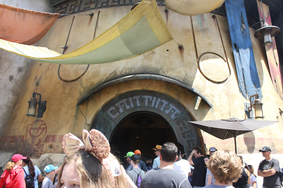 Cantina in Galaxy's Edge