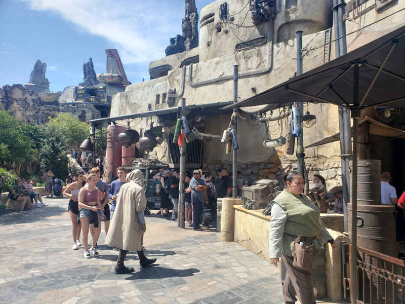 Savi's Lightsabers in Galaxy's Edge