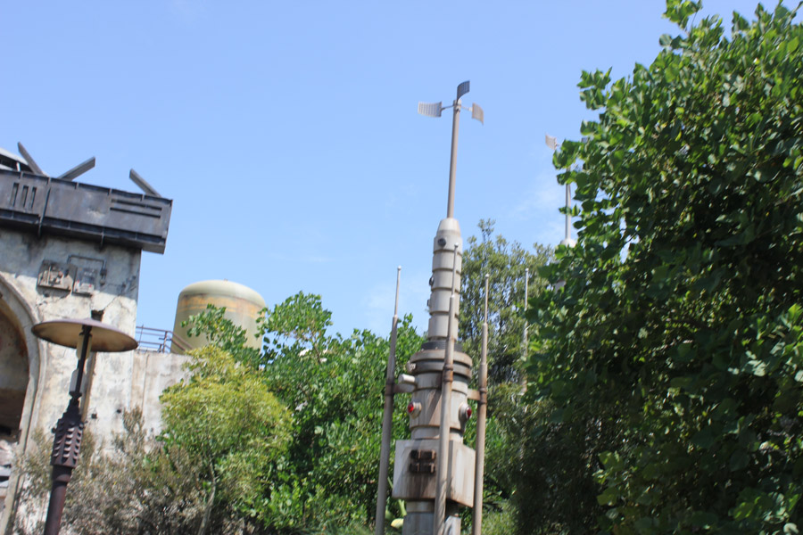 Tunnel Entrance to Galaxy's Edge