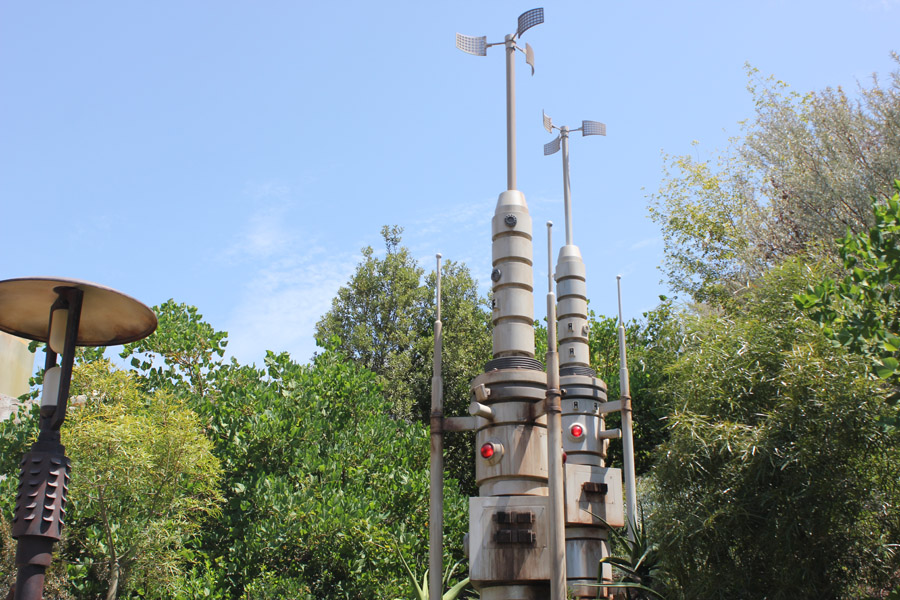 Tunnel Entrance to Galaxy's Edge