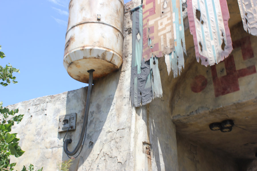 Tunnel Entrance to Galaxy's Edge