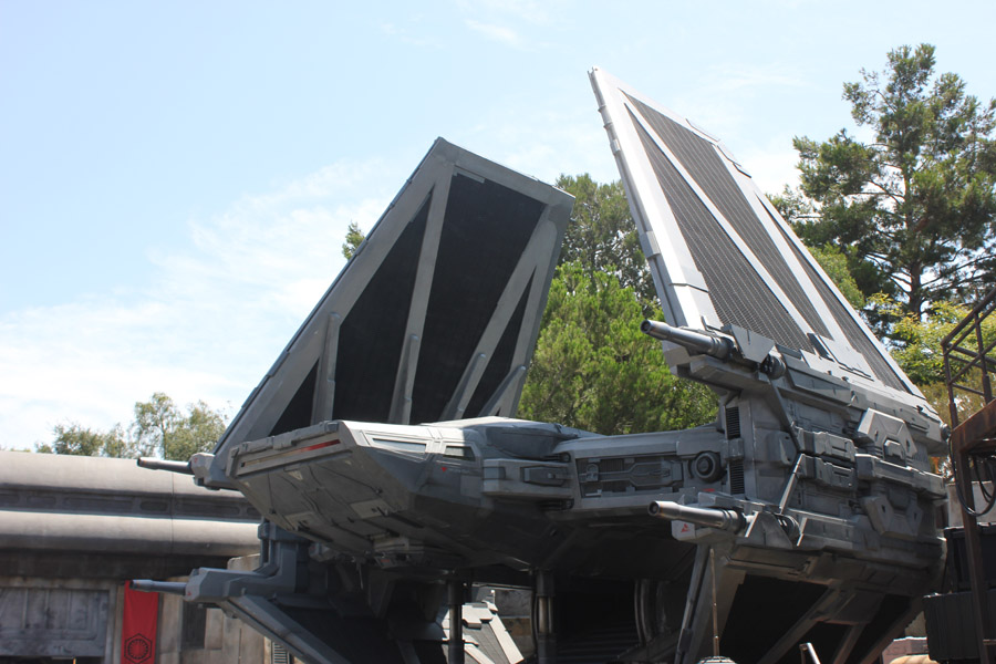 Tunnel Entrance to Galaxy's Edge