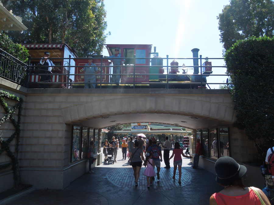 Disneyland Main Street Picture