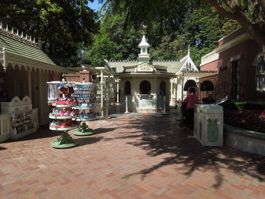 Disneyland Main Street Picture