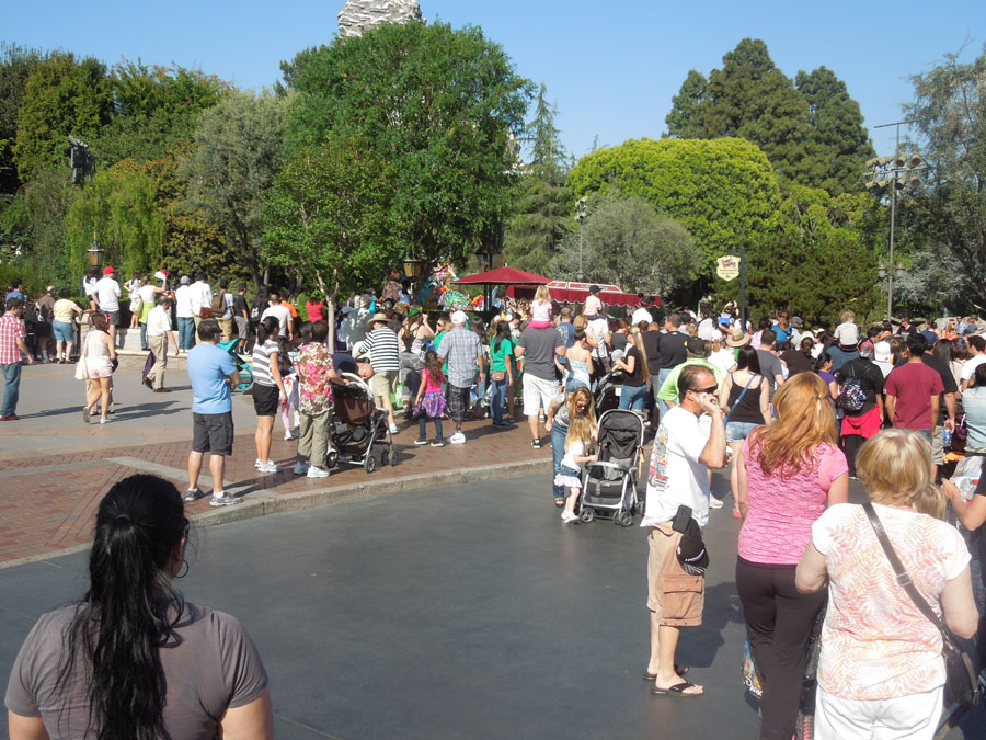 Disneyland Parade in the Day