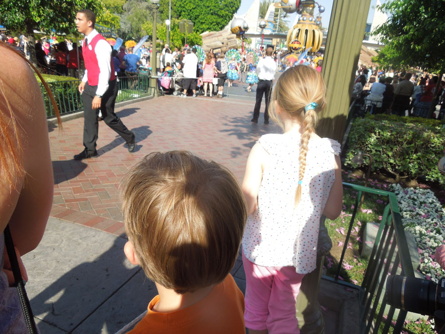 Disneyland Parade in the Day