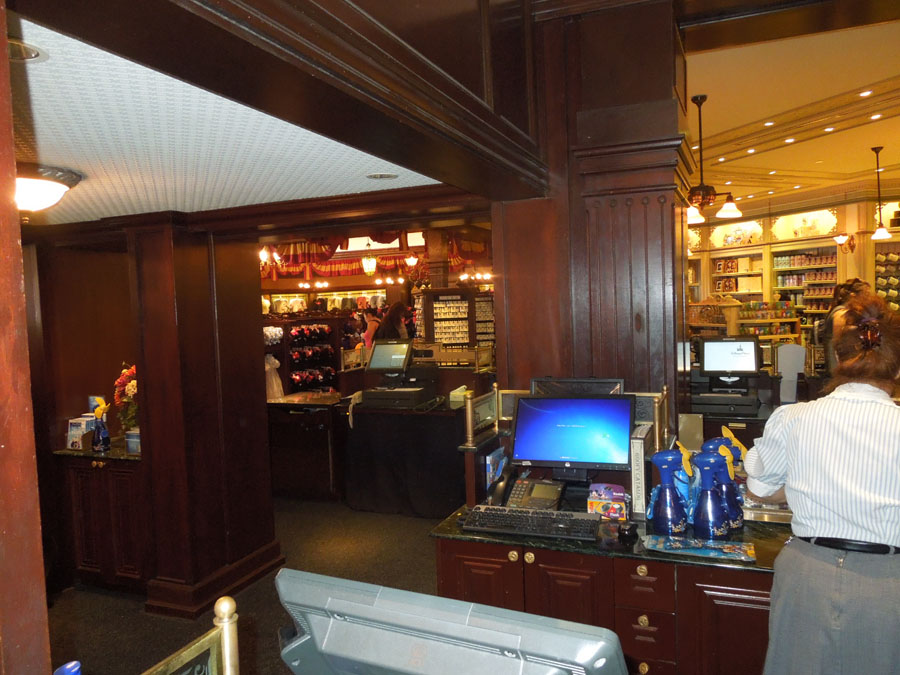 Disneyland Inside Shop Picture