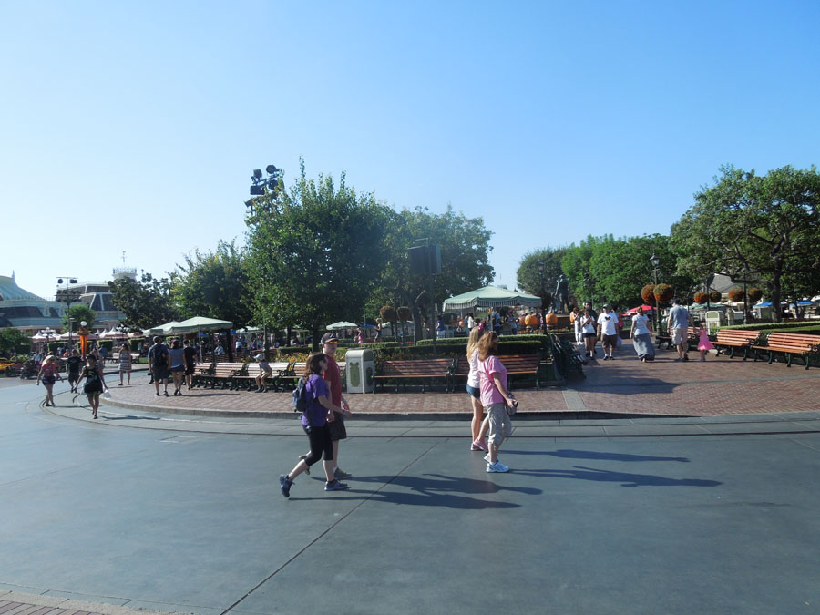 Disneyland Center Circle Picture