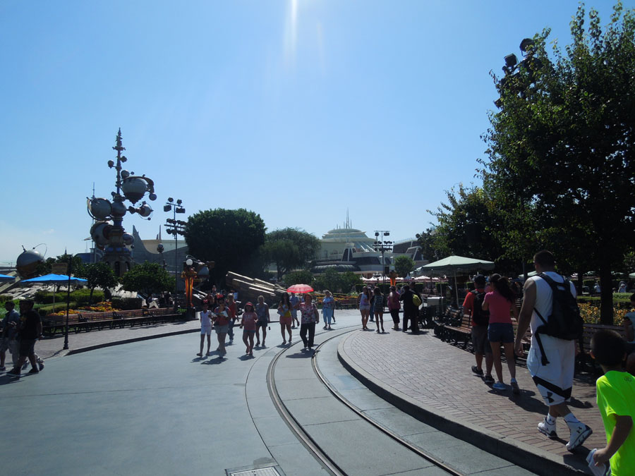 Disneyland Center Circle Picture