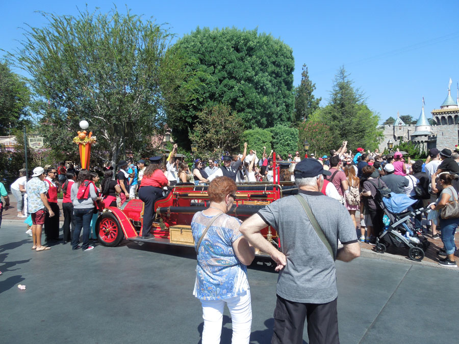 Disneyland Center Circle Picture