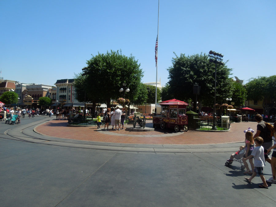 Disneyland Main Street Circle Picture