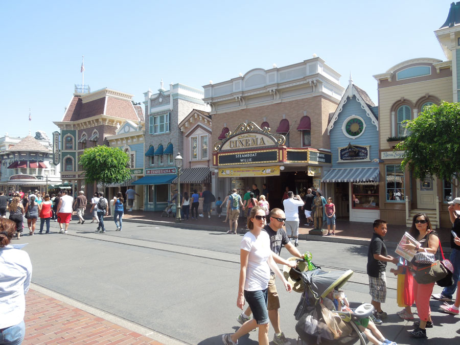 Disneyland Main Street Circle Picture