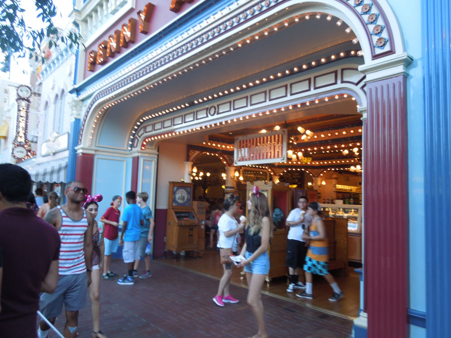 Disneyland Main Street Picture