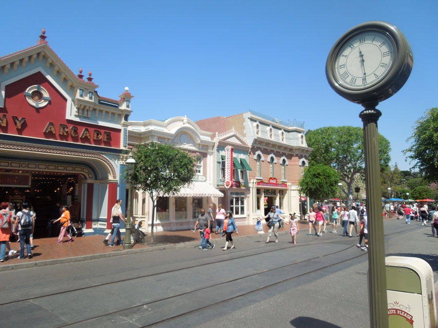 Disneyland Main Street Picture
