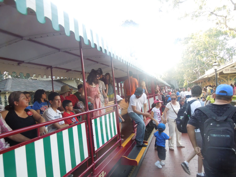 Disneyland Railroad: New Orleans Station