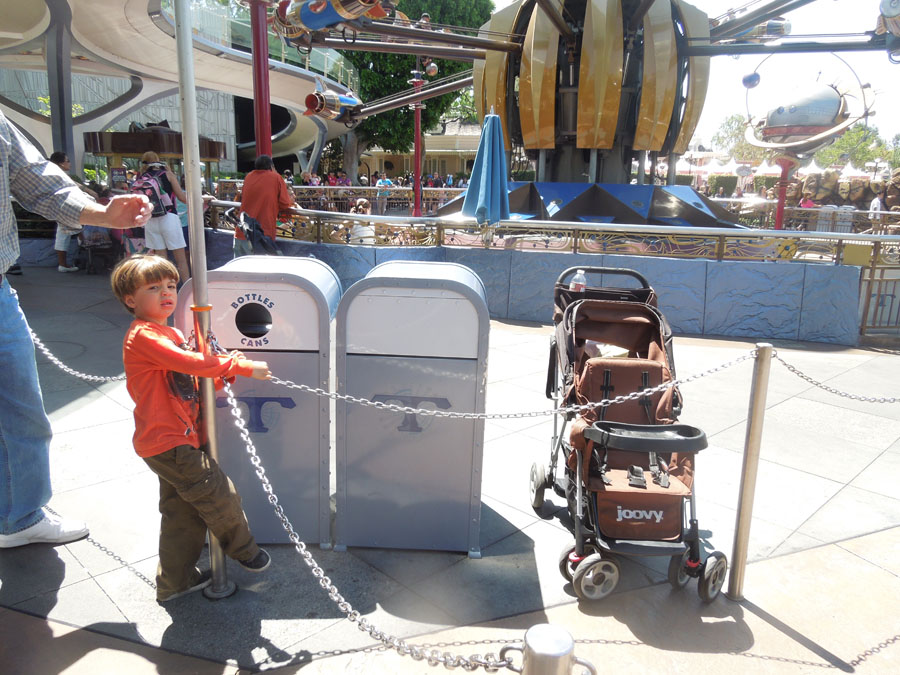 Disneyland Tomorrowland: Buzz Lightyear Astro Blasters Picture