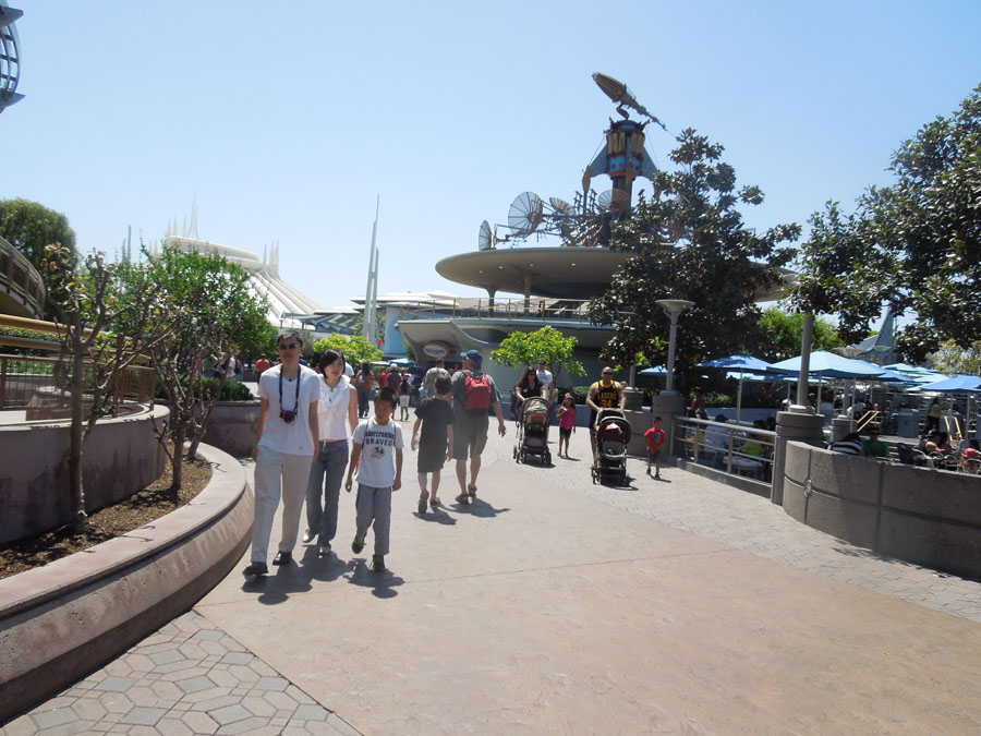 Disneyland Innoventions Building