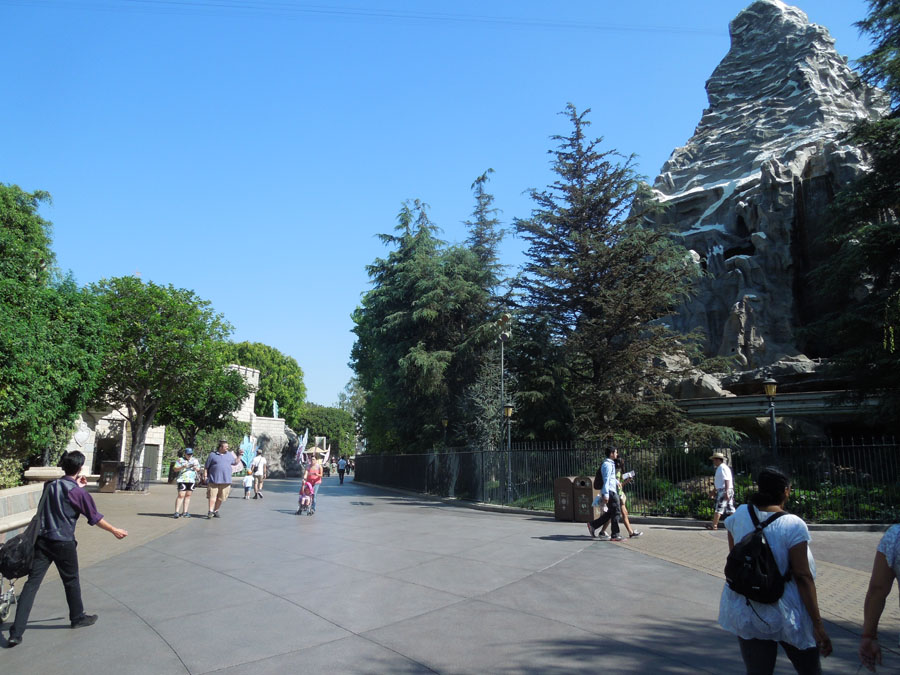 Disneyland Tomorrowland Terrace